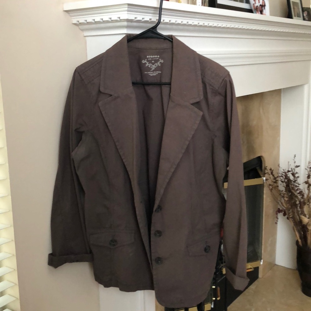 Dark taupe fitted ladies blazer